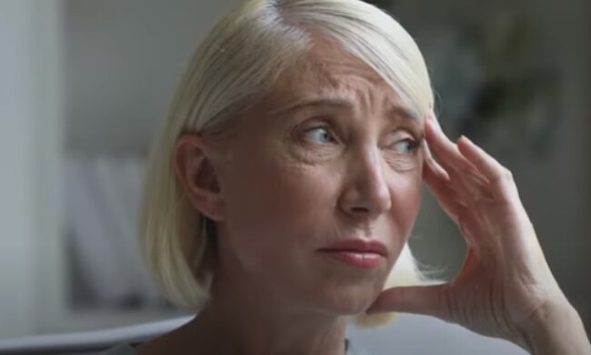 Kobieta/YouTube @Ploteczki