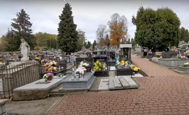 Cmentarz w Trzebini/YouTube @ Portal Ziemi Chrzanowskiej PRZELOM.PL