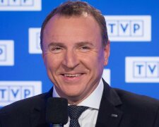 Prezes TVP Jacek Kurski podpisał umowę, na obowiązkową transmisję mszy świętych, ale to nie wszystko. Co jeszcze zawarto w umowie