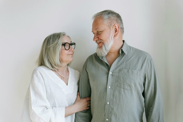 Z życia wzięte. "Moja mama wróciła z sanatorium z kawalerem": Myślałam, że na starość skupi się na rodzinie, a nie na flirtach