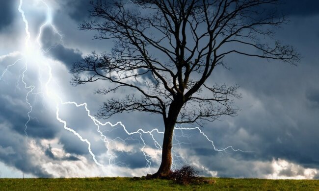 IMGW publikuje pilne ostrzeżenia dla połowy kraju. Pogoda w niedzielę nas nie rozpieści