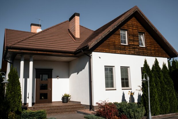 Właściciele domów muszą pamiętać o dwóch obowiązkach. Za brak zgłoszenia może grozić grzywna