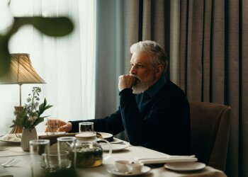 Z życia wzięte. "Mam 58 lat i wplątałem się w romans": Teraz myślę o rozwodzie, choć wiem, że rodzina mi tego nie wybaczy