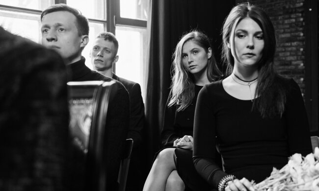 Z życia wzięte. "Szesnaście lat mieszkała z moim ojcem jak żona": Gdy odszedł, w jednym dniu wyniosłam ją z tego mieszkania