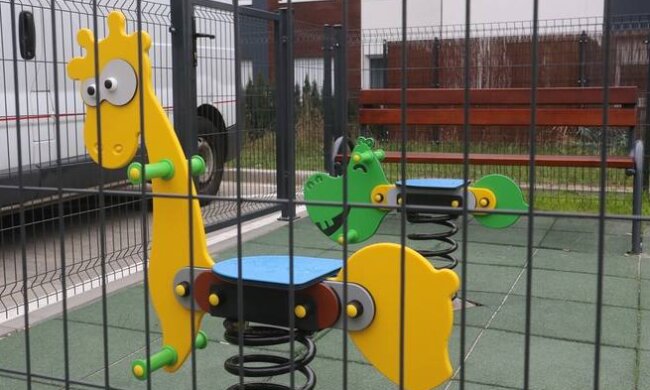 Deweloper sobie żartował? Architektoniczny koszmarek na środku osiedla