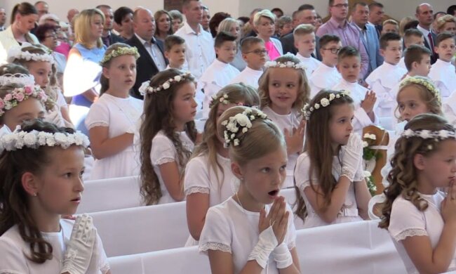 Pierwsza Komunia/Youtube @Jerzy Skuza