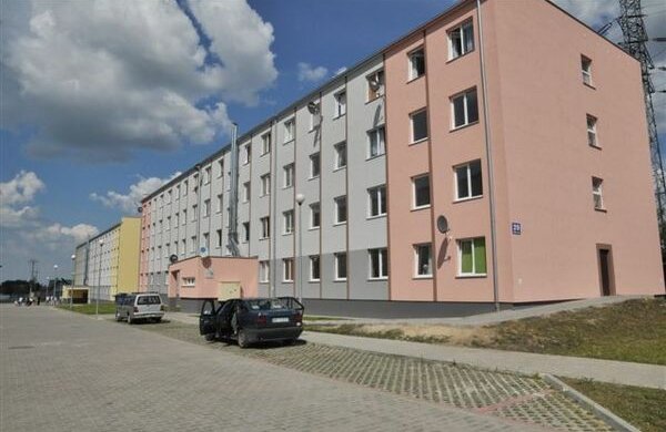 Blok mieszkalny/ https://radom24.pl/