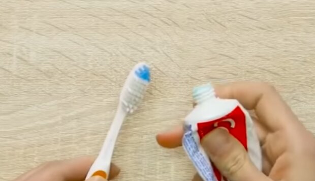 Pasta do zębów. Źródło: Youtube
