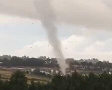 Tornado nad Northtampton/screen Twitter ABC News