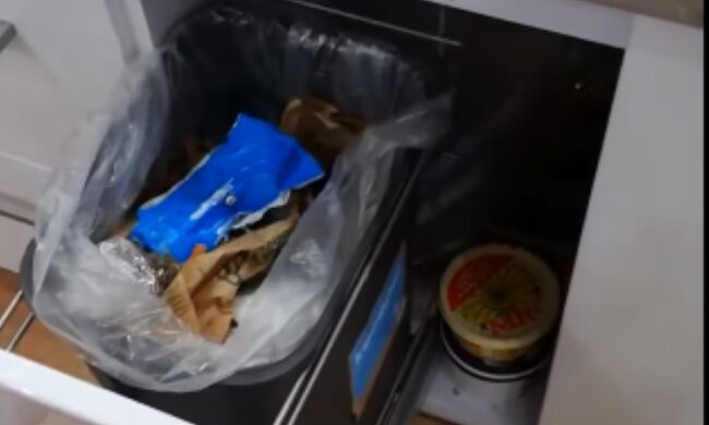 Kosz na śmieci/YouTube @oprava2471