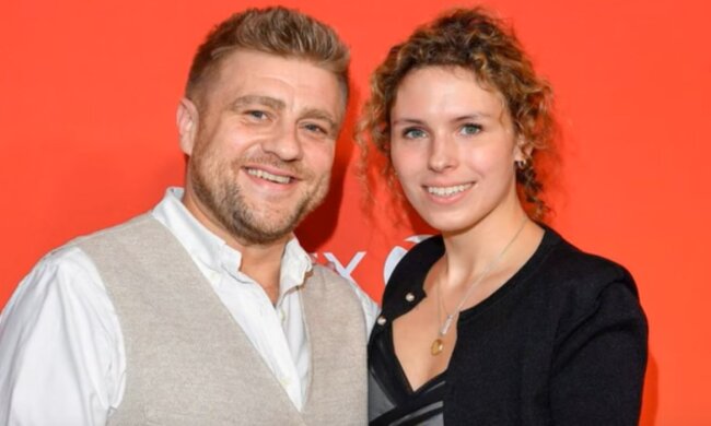 Tomasz Jakubiak z żoną/YouTube @Seriale - Streszczenie