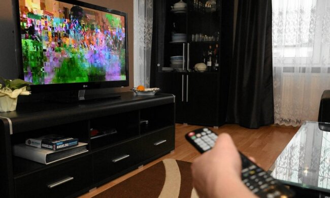 Podano wysokość kary za niepłacenie abonamentu RTV w 2020 roku. Zapukają do mieszkania i sprawdzą, czy Ci się należy