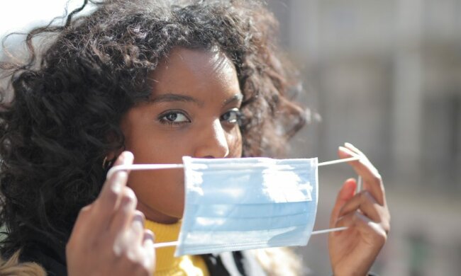Zniesiono obowiązek noszenia maseczek, źródło: Bezprawnik