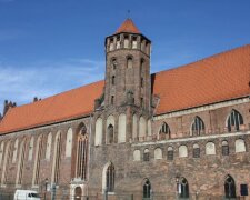 Gdańsk: kościół św. Mikołaja został otwarty. W uroczystości wzięli udział przedstawiciele magistratu, zakonnicy i parafianie