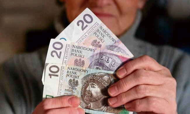 Dodatkowy zastrzyk gotówki dla Polaków? Emeryci mogą liczyć na tysiąc plus