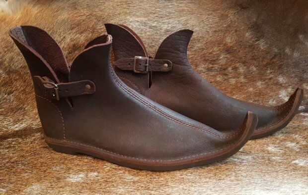 Najsłynniejsze buty średniowiecza pochodziły z Polski. Czego jeszcze nie wiedziałeś o epoce wieków średnich