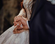 Z życia wzięte. Syn nie zaprosił mnie na ślub, bo kupuję ubrania w lumpeksie. Dwa dni po weselu jego żona zapukała do moich drzwi