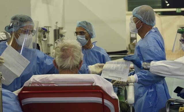 Ile zarabiają lekarze i pielęgniarki? Źródło: polsatnews.pl