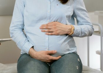 Z życia wzięte. "Zaszłam w ciążę, wierząc, że uratuję małżeństwo": Wtedy odkryłam, że kochanka mojego męża też nosi jego dziecko