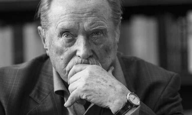 Rodzina Emila Karewicza podjęła ciężką decyzję. Aktor zostanie pożegnany w rodzinnym gronie