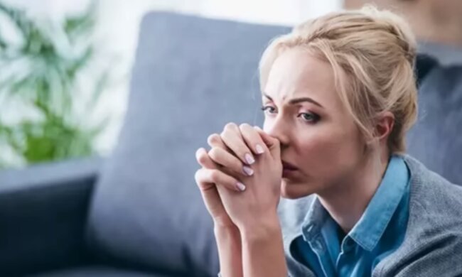 Kobieta/YouTube @Ploteczki