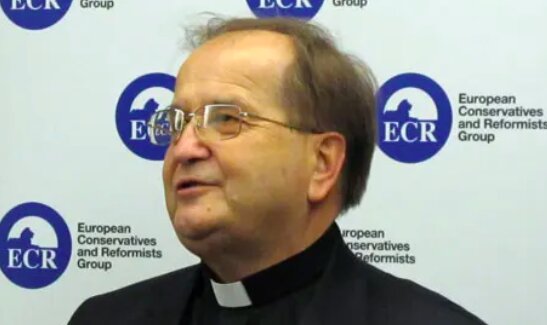 Ojciec Tadeusz Rydzyk/ theguardian.com