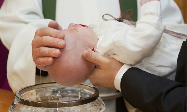 Z życia wzięte. "Miałam synową za przyzwoitą kobietę, ale po ślubie zrzuciła maskę": Chrzest wnuka zamieniła w widowisko zemsty