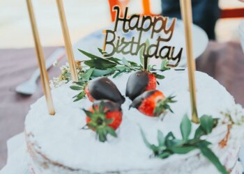 Z życia wzięte. "Przełóż swoje urodziny, mój syn ma w tym czasie zajęcia wokalne" — powiedziała szwagierka bez cienia wahania