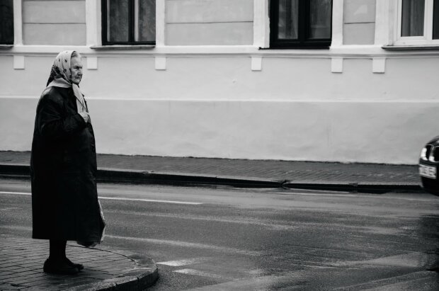Z życia wzięte. "Oddałam rodzinie wszystkie oszczędności": Dziś sama liczę każdą złotówkę