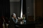 Z życia wzięte. "Mieszkam ze starszą mamą i każdego dnia pytam: co to za życie": Żyję, jak potrafię, i cieszę się, że innym jest łatwiej