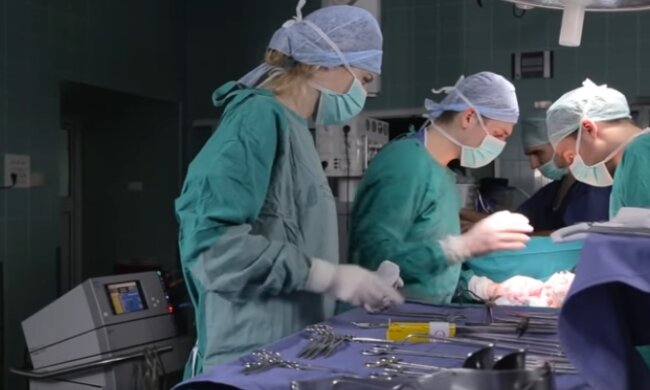 Lekarze. Źródło: Youtube