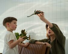 Z życia wzięte. "Wychowuję syna sama, odkąd mąż porzucił rodzinę": Gdy po latach wrócił, mój syn stanął po jego stronie i poczułam się zdradzona