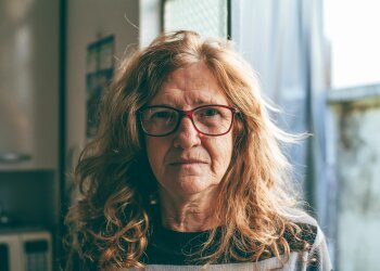Z życia wzięte. Syn miał wynajmować moje mieszkanie i odkładać pieniądze na leczenie. Lokatorzy pokazali mi kwotę, którą płacili mu od roku