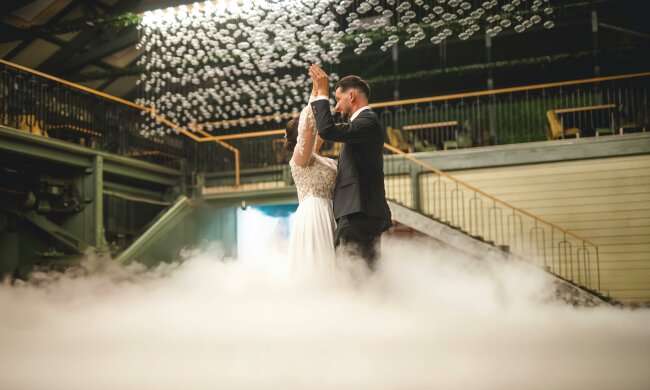 Z życia wzięte. "Po ślubie nie zostaliśmy sami ani na chwilę": Mąż wybrał życie z matką, nie ze mną