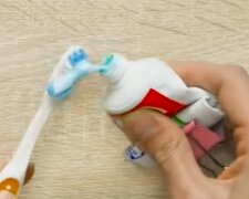 Pasta do zębów. Źródło: Youtube