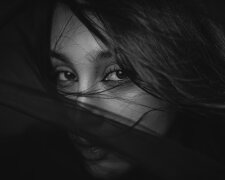 Z życia wzięte. "Wystawa fotografii zniszczyła mój świat": Znalazłam na niej zdjęcie męża w ramionach kochanki