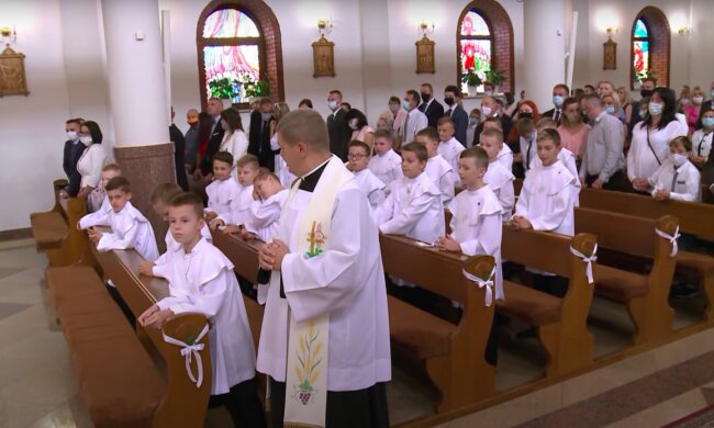 Pierwsza Komunia Święta / YouTube:   studiovideolukasik