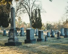 Z życia wzięte. "Mama nie chciała spocząć obok męża": Sama wskazała nowe miejsce, a ja dopiero potem zrozumiałam dlaczego