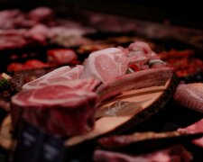 Kontrola mięsa w polskich sklepach. Inspekcja wykryła nieprawidłowości
