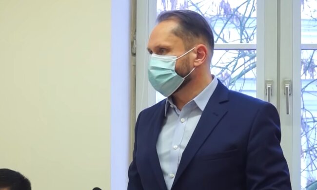 Kamil Durczok w sądzie. Źródło: Youtube TELEWIZJA PIOTRKÓW