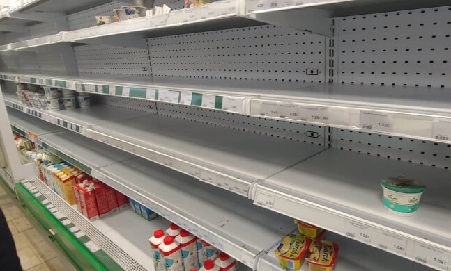 Sklepowe półki pustoszeją w zastraszającym tempie. Wszystko przez koronawirusa