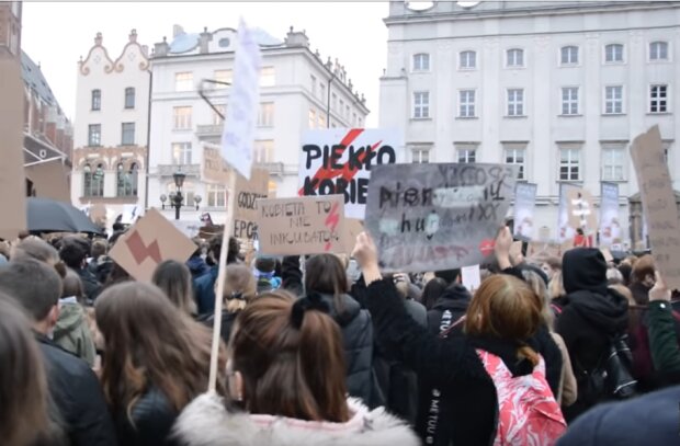 Kraków: protesty w ramach tzw. strajku kobiet na ulicach i drogach miasta. Tak to wyglądało przez ostatnich kilkanaście dni