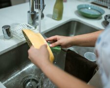 Z życia wzięte. "Przyjaciółka nie zmywała naczyń przez tydzień": Zaskoczyło mnie to tak, że nie mogłam milczeć