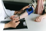 Kardiolog ostrzega przed błędami podczas upałów. Pacjenci mogą nieświadomie zaszkodzić sercu
