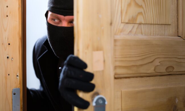 Babcia znalazła niezawodny sposób, który zapewnił jej bezpieczeństwo. Żaden włamywacz nie był w stanie go przewidzieć