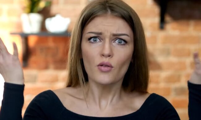 Kobieta/YouTube @Ploteczki