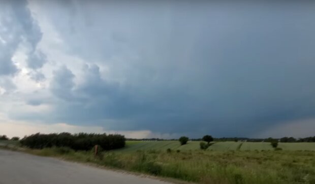 Niebezpieczna pogoda/YouTube @Storm Chasing Poland