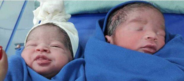 Te bliźnięta urodziły się w różnych latach! Fajna historia z jednego szpitala