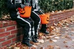 6-latka poszła po cukierki w Halloween. Sąsiad powiedział jej coś strasznego. Matka nie kryje oburzenia