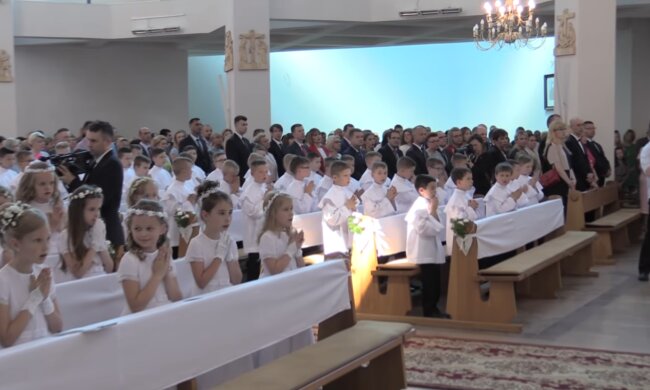 Pierwsza komunia. Źródło: Youtube Jerzy Skuza